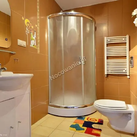 Wynajem Pokoi Pod Lasem Habitación en casa particular *