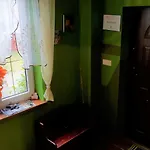 Rum i privatbostad Wynajem Pokoi Pod Lasem *