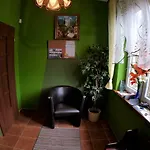 홈스테이 Wynajem Pokoi Pod Lasem *