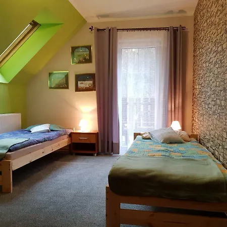 Wynajem Pokoi Pod Lasem Rum i privatbostad *