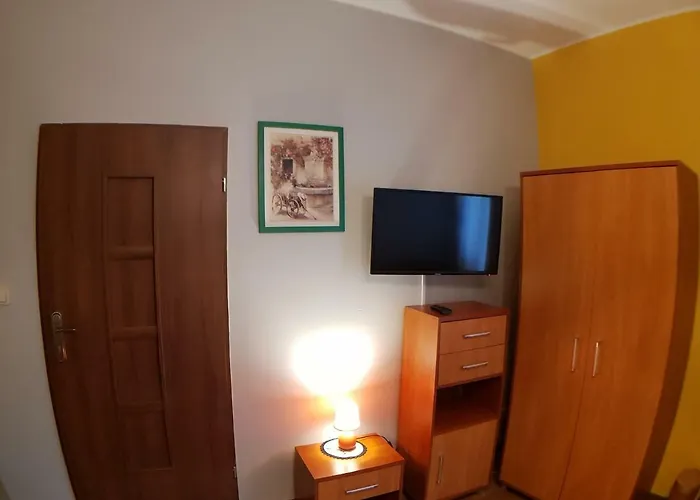 Wynajem Pokoi Pod Lasem Homestay